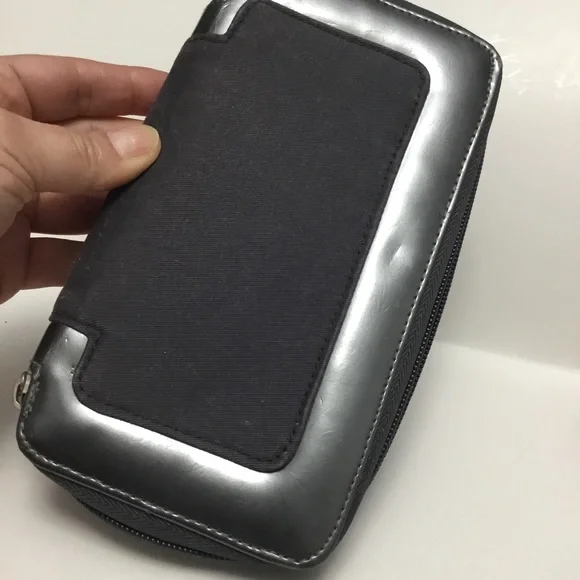 Guerlain Wallet - Picture 10 of 16